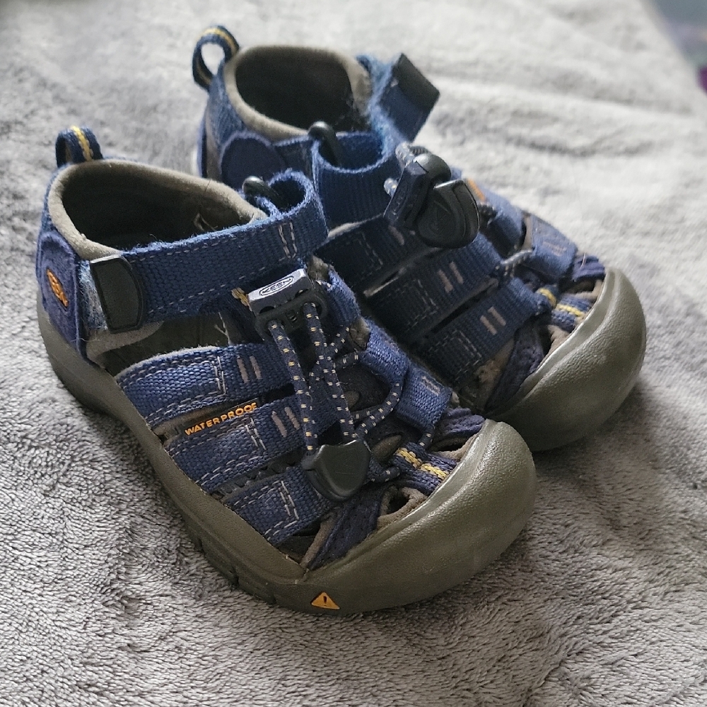 Kids Blue Outdoor Adventure Keen  Sandals Size 5